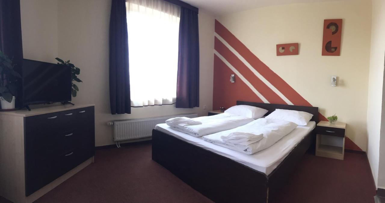 City Hotel Agoston 佩奇 外观 照片