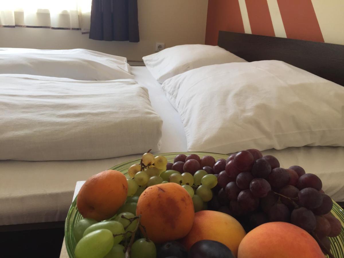 City Hotel Agoston 佩奇 外观 照片